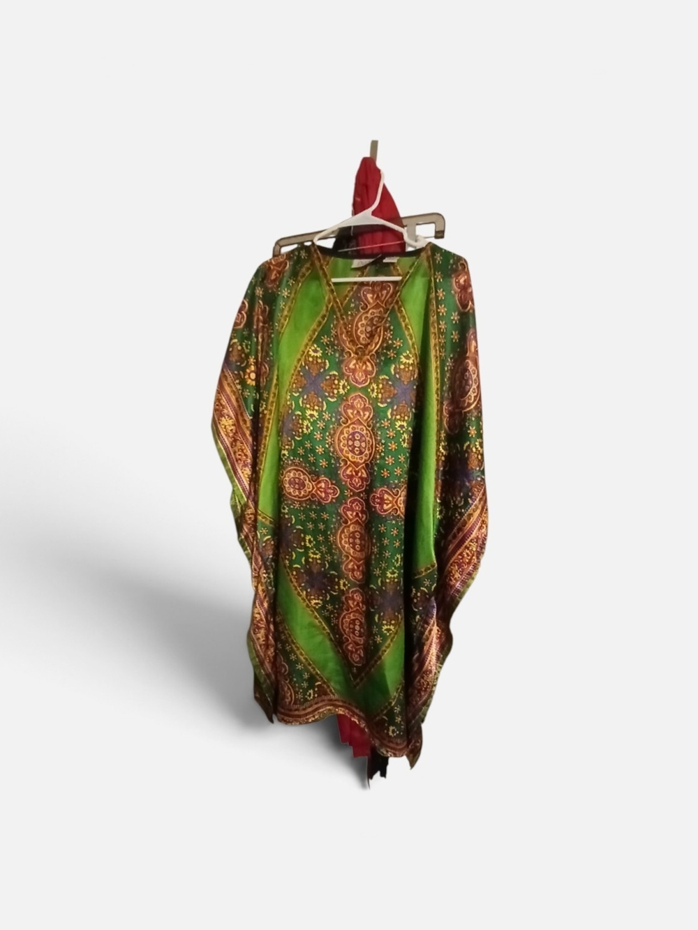 Signature Green Paisley Accent Throw with Gold and Brown Motif